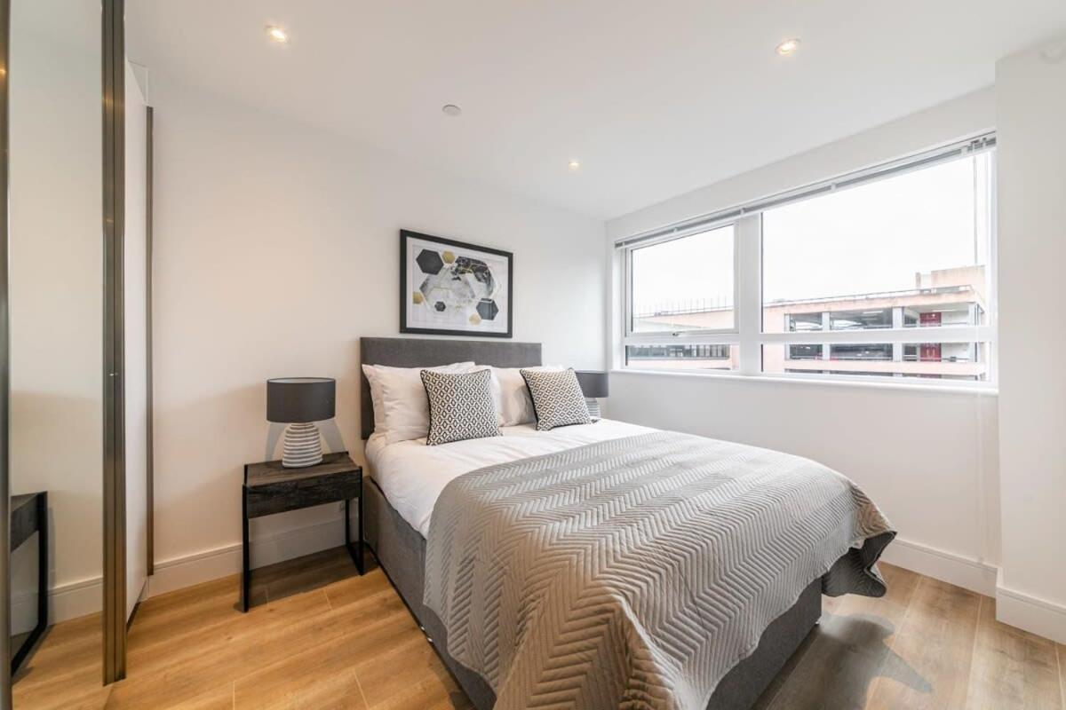 Lovely Bright Studio Apartment In Central East Grinstead Zewnętrze zdjęcie